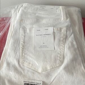 Flying Monkey Women's Optic White High Rise Barrel Fit Jeans Size 26